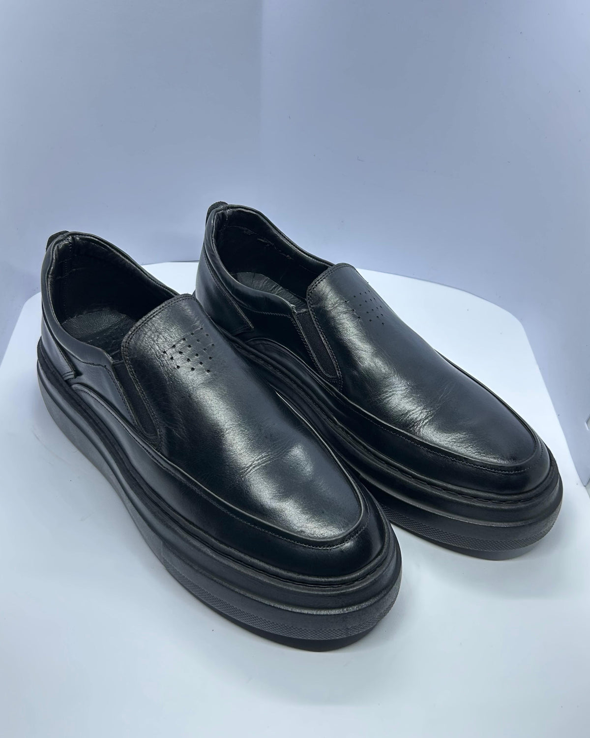 سنيكر عالى استيك