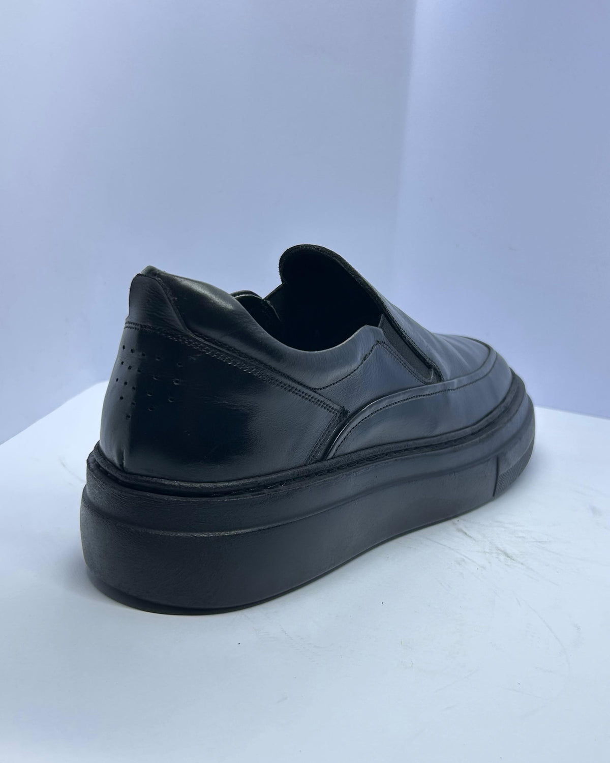 سنيكر عالى استيك