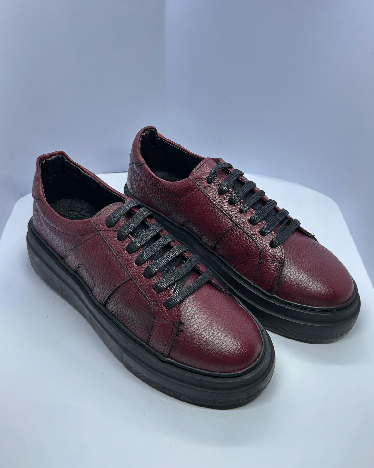 سنيكر جلد محبب