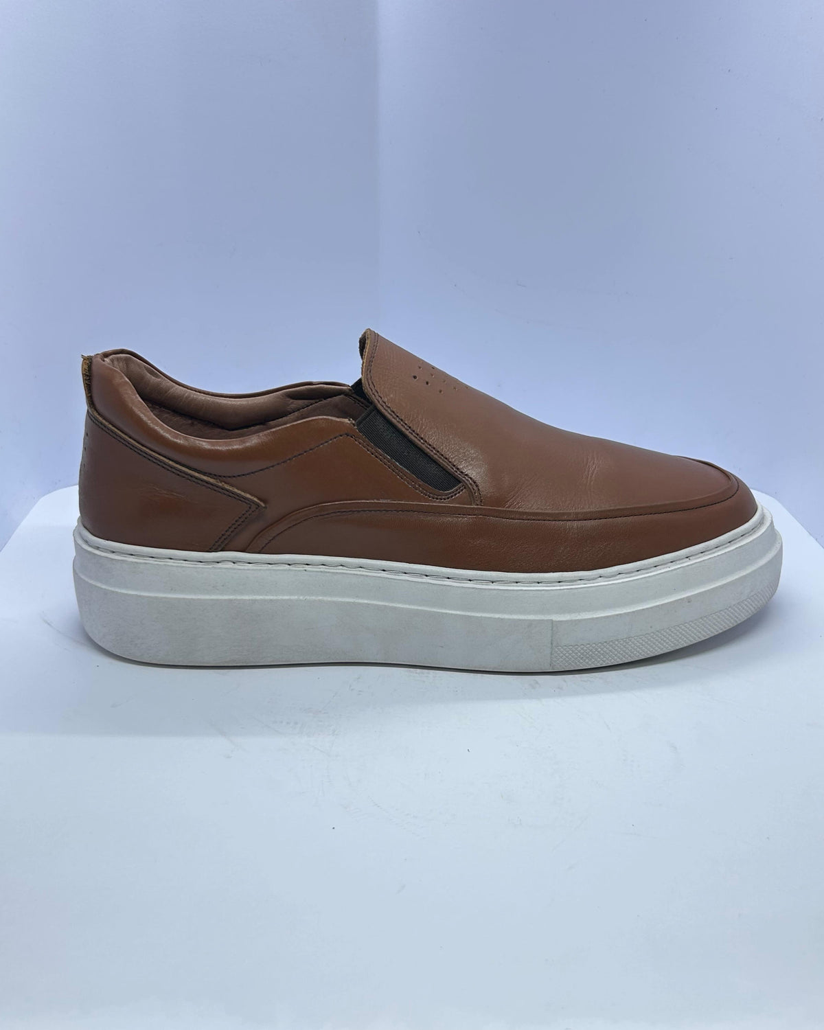 سنيكر عالى استيك